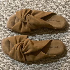 WORN ONCE SS22 Anthropologie Tan Sandals US9 - paid $120CAD in Aug2022